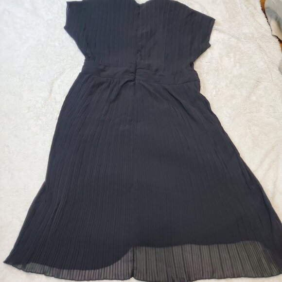 NWT Boohoo Black Occasion Office Formal‎ Pleated Wrap Plus Size Midi Dress 20 - Picture 3 of 11
